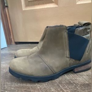 NWOT Sorel Emelie Chelsea Boots Brown Leather size 6